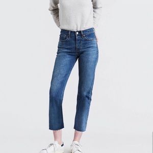 💕💕Levi’s High-Rise Wedgie Jeans - Raw Hem